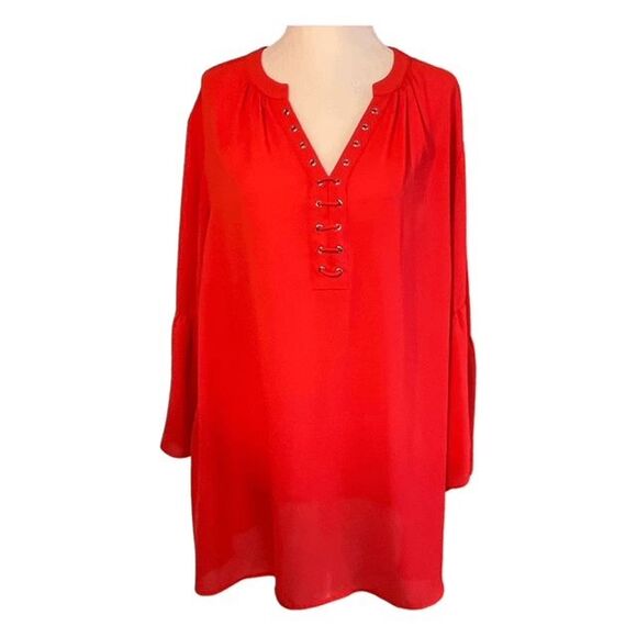 Violet + Claire Bell Sleeve Blouse Red Flowy V-Neck Notch Collar Grommet Detail - Picture 2 of 8